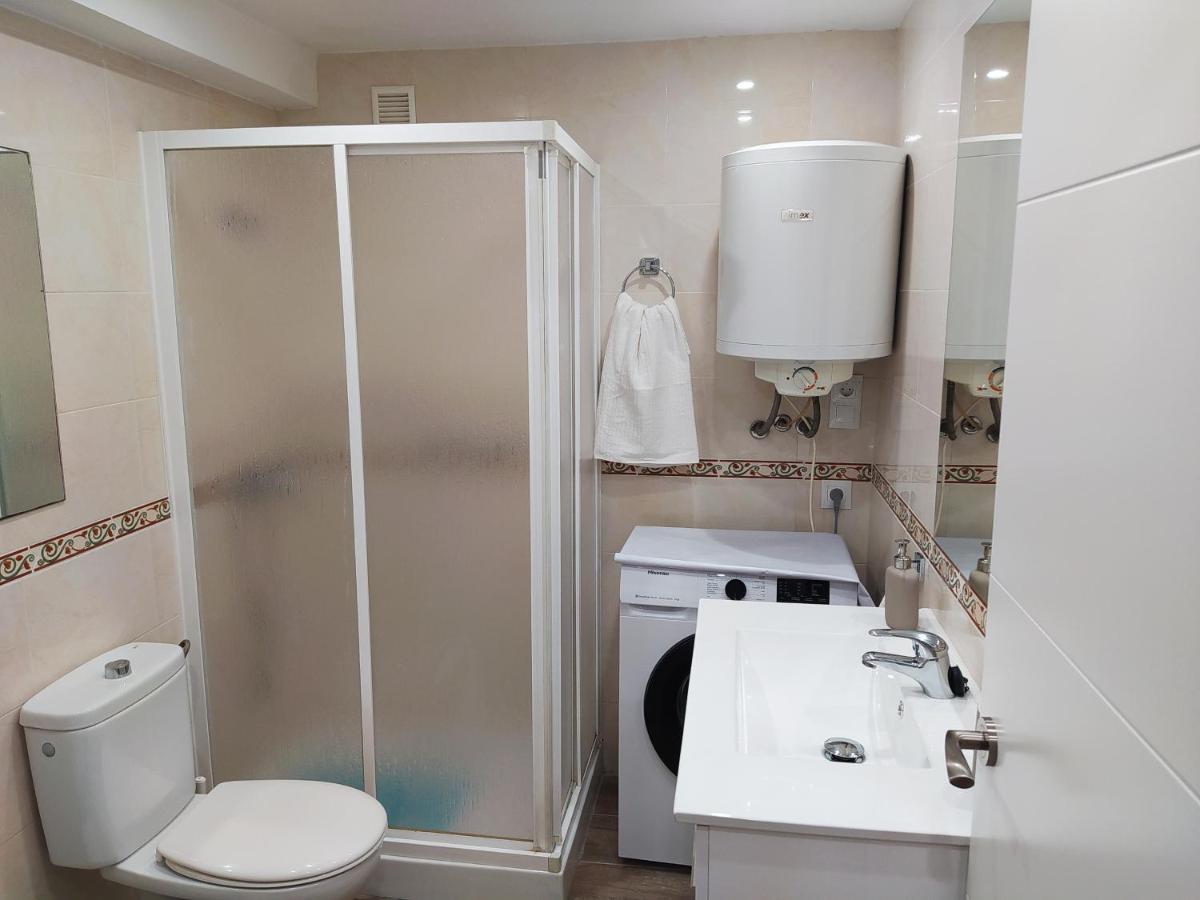 Recién reformado, Fire Stick Amazon, Wifi, 2 pers, Céntrico, 20 m Playa Appartamento Torremolinos Esterno foto